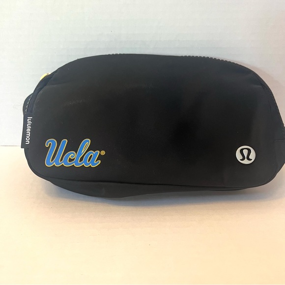 Lululemon x UCLA BLACK Everywhere Belt Bag NEW NWT B6/23 - Picture 2 of 15